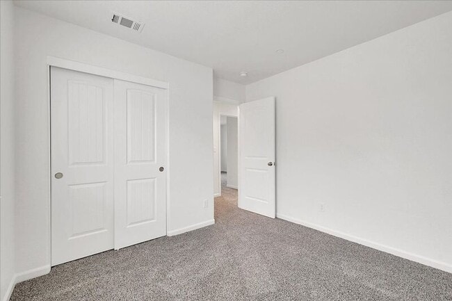 Building Photo - 566 Del Mar Cir