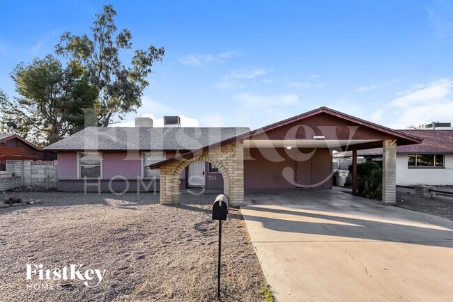 Primary Photo - 5639 W Sunnyslope Ln