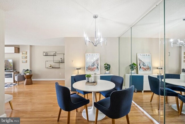 Building Photo - 1300 Army Navy Dr