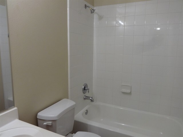 Building Photo - 9031 Ferndale View Dr