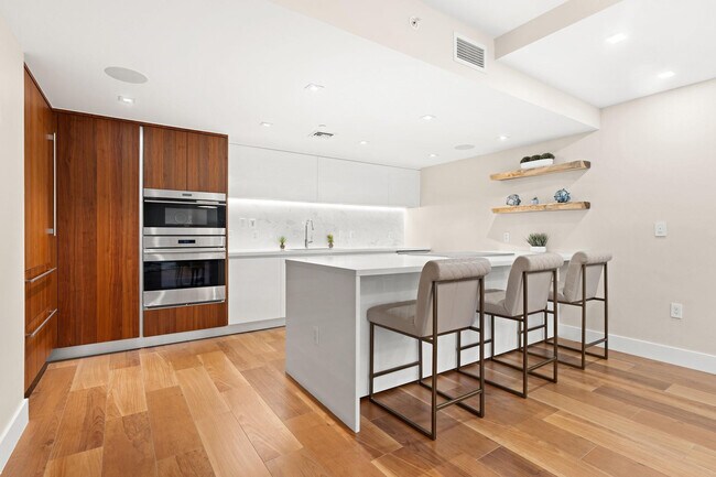 Building Photo - 701 N Fort Lauderdale Beach Blvd