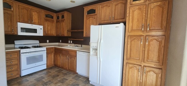 Building Photo - Spacious Town home for rent!