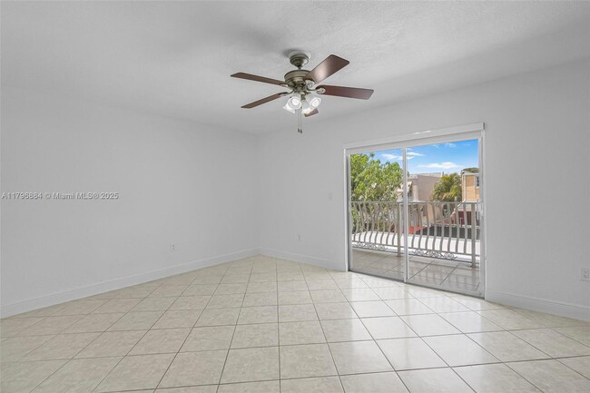 Building Photo - 899 W 79th St