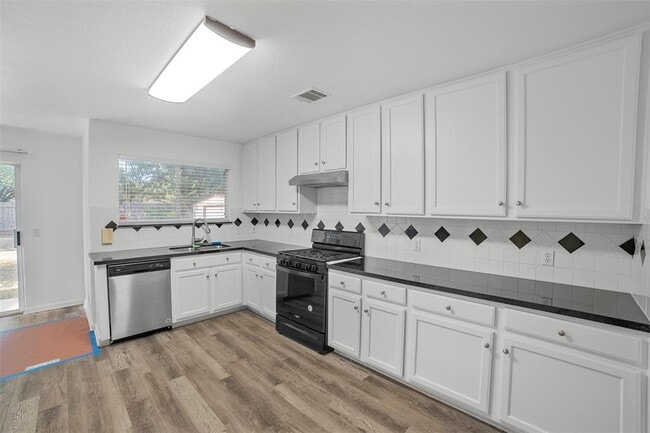 Building Photo - 4021 Cargill Dr