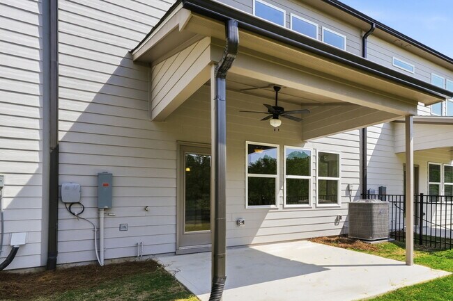 Building Photo - 299 Summit Dr W