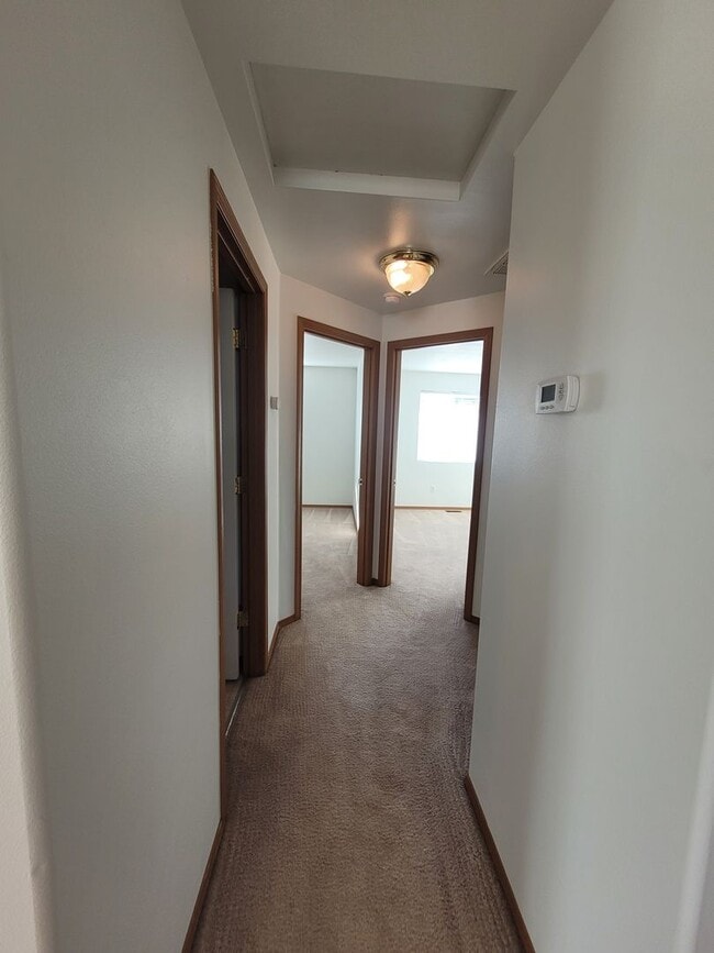 Building Photo - New Year's Special FREE January Rent- 4 Bedroom in Ephrata