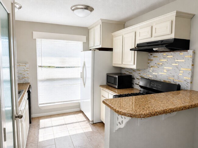 Building Photo - 2022 Crosscoach Ln