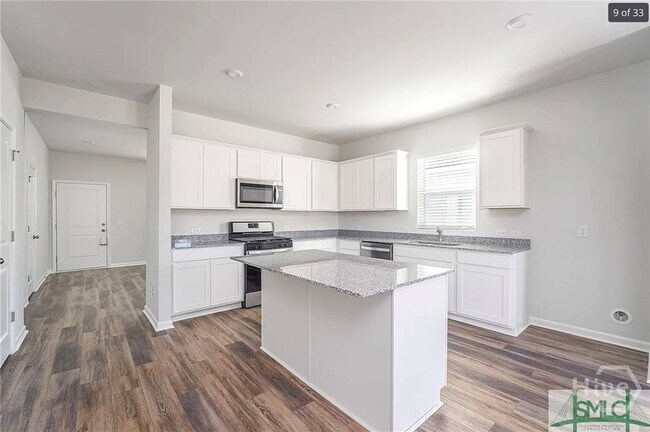 Building Photo - 186 Crosstown Ave