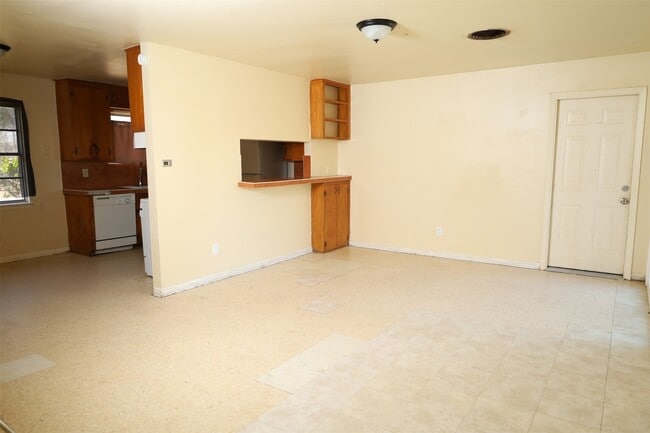 Building Photo - 13207 Santa Teresa Rd