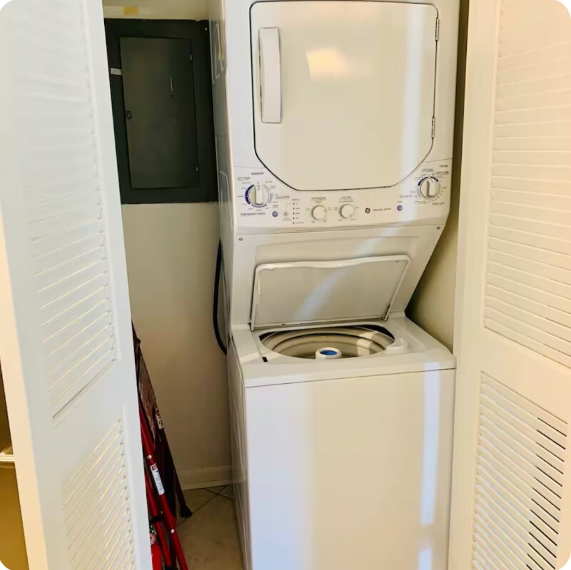 Building Photo - 10 Lemoyne Ave