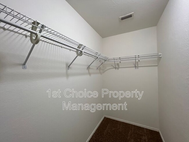 Building Photo - 5432 Beaver Ridge Dr