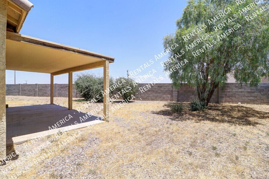 Building Photo - 201 W Palm Ct