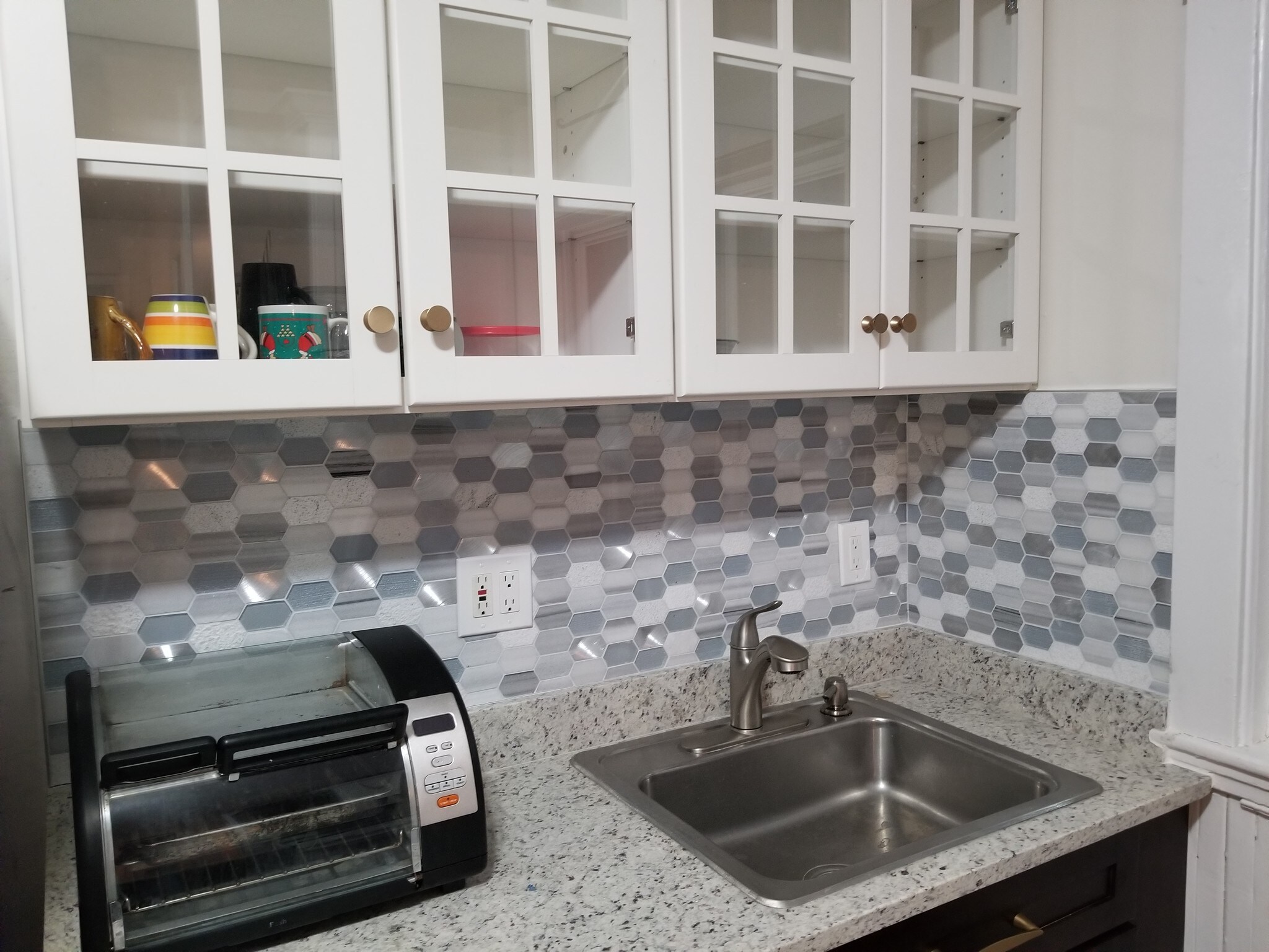 beautiful cabinets and backsplash - 61 Hooker St