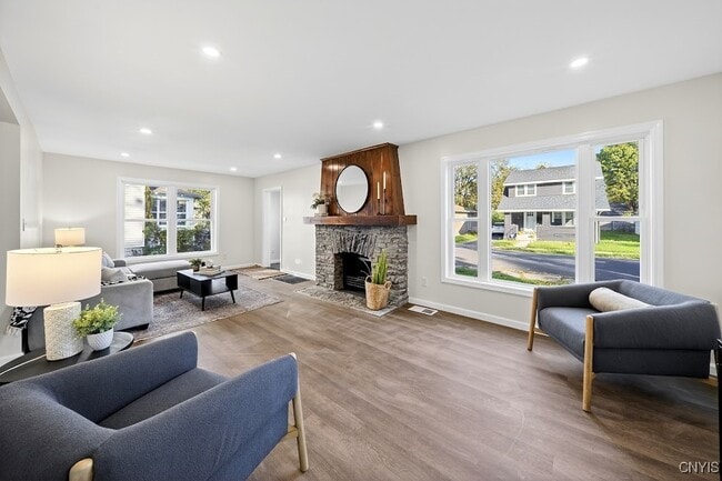 Building Photo - 127 E Warrington Rd