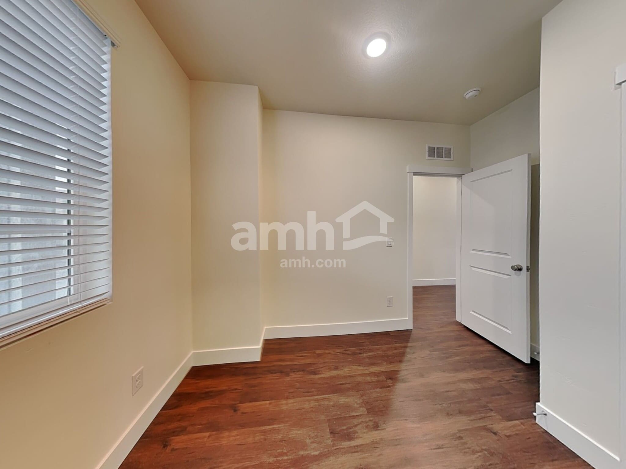 Building Photo - 3112 N Vigo Ave