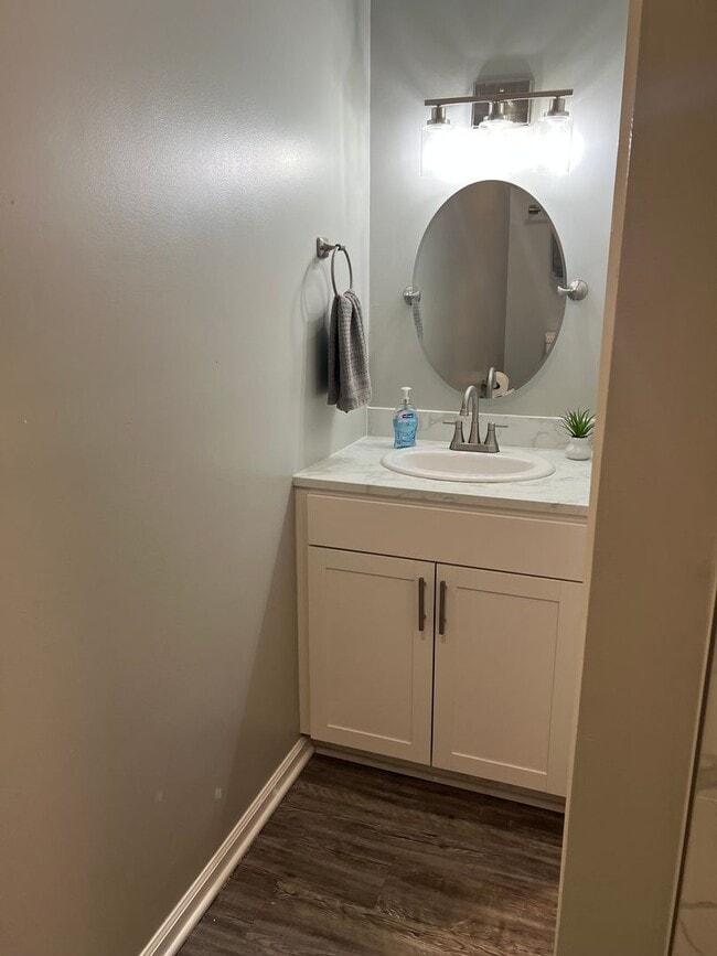 Building Photo - FULLY FURNISHED - Just steps to the beach! PERFECT FOR TRAVELING PROFESSIONALS!