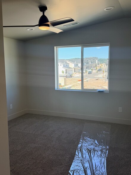 Building Photo - 7025 Woods Rose Dr