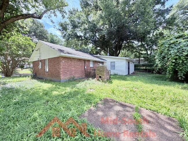 Building Photo - 3191 Parham St