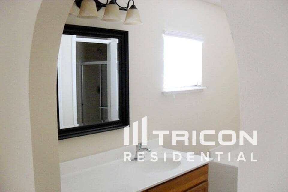 Building Photo - 1608 Cornerview Ln