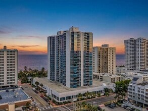 Building Photo - 2655 Collins Ave