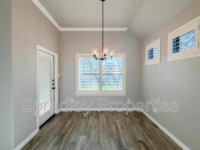 Building Photo - 6125 Modena Dr