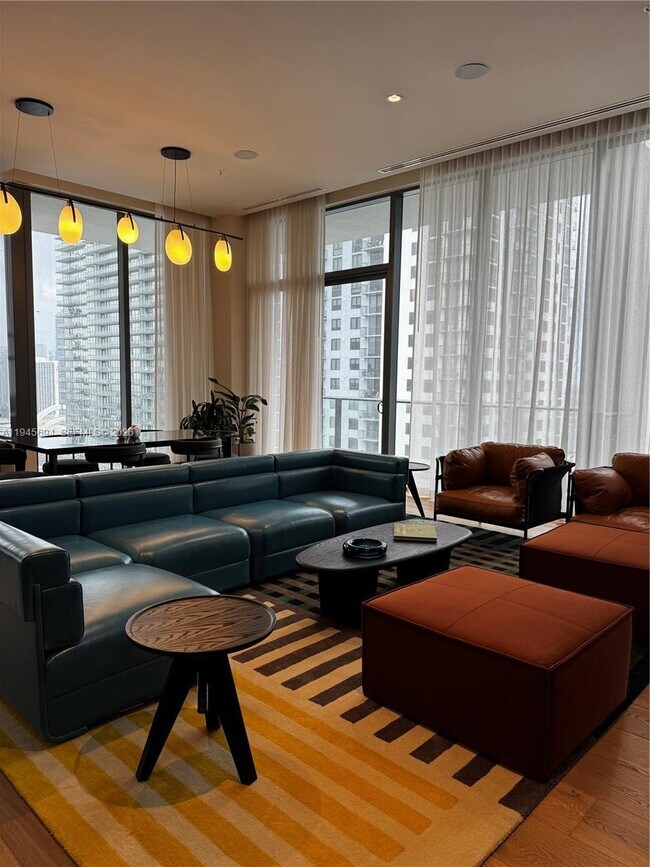 Building Photo - 11 NE 6th St