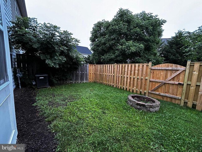 Building Photo - 312 Quinton Oaks Cir