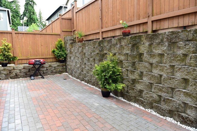 Building Photo - 19812 37th Dr SE