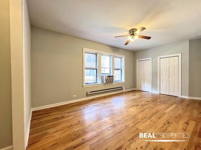 Building Photo - 1 bedroom in CHICAGO IL 60613