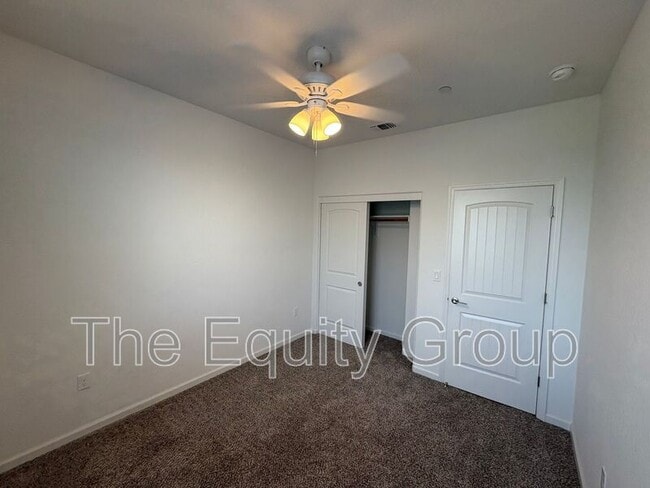 Building Photo - 1105 W Sedona Ave