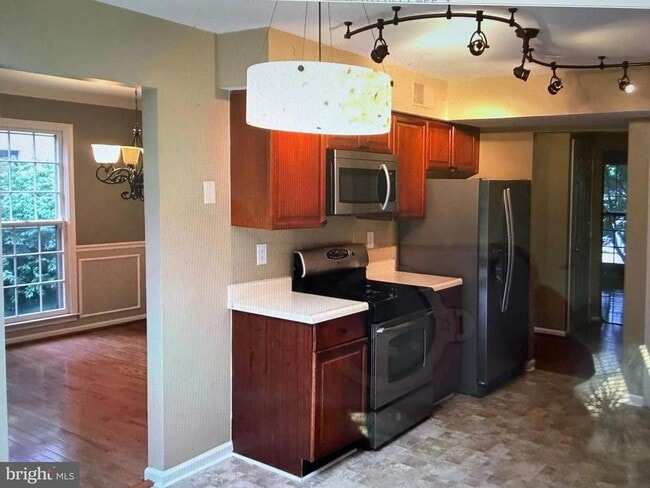 Building Photo - 6236 Walkers Croft Way