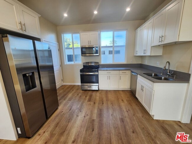 Building Photo - 2726 Cochran Ave