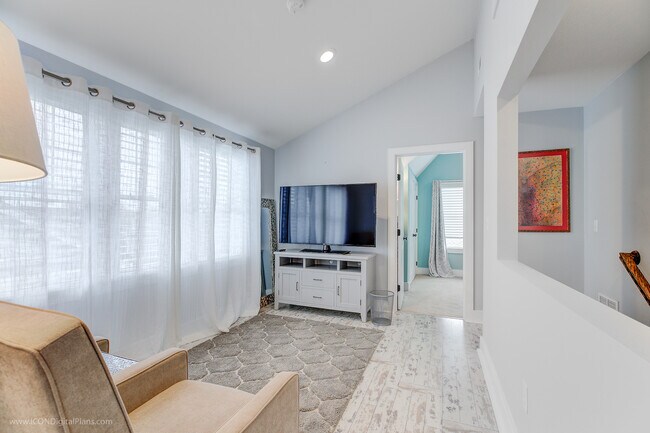 den - 224 Gibbs Ave