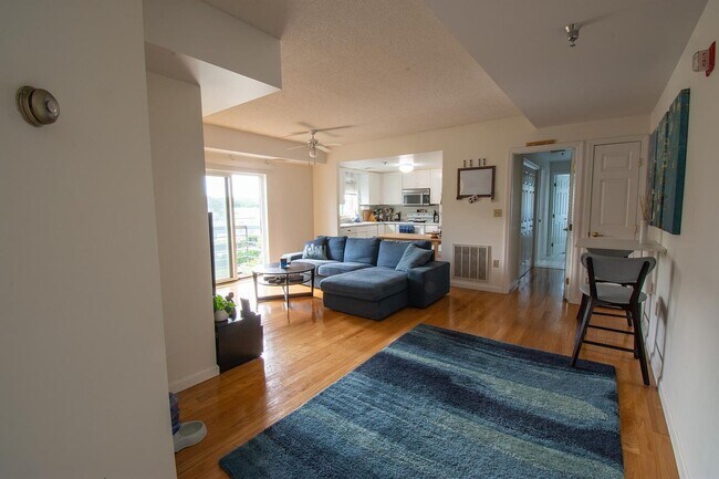 Building Photo - 655 Concord Ave