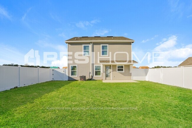 Building Photo - 5270 Inglewood Dr