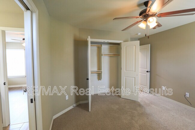 Building Photo - 626 N Tennyson Ln