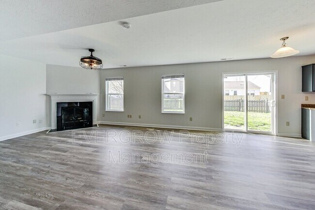 Building Photo - 839 Stonehurst Dr