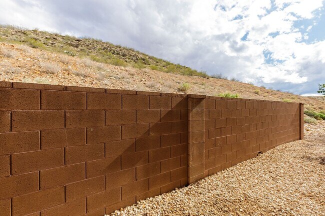 Building Photo - 3 bed | 2.5 bath | 2-car Townhome with Was...