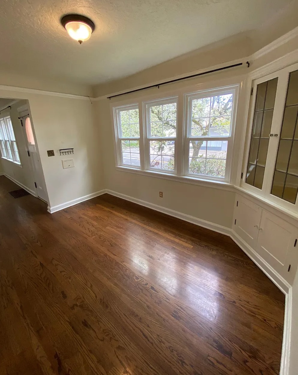 Dining room - 7955 SE Milwaukie Ave