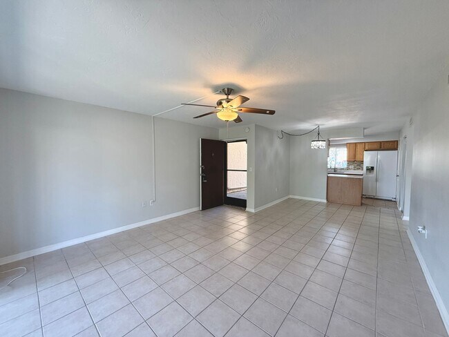 Building Photo - Rent Special for August 1 - Close to Downt...
