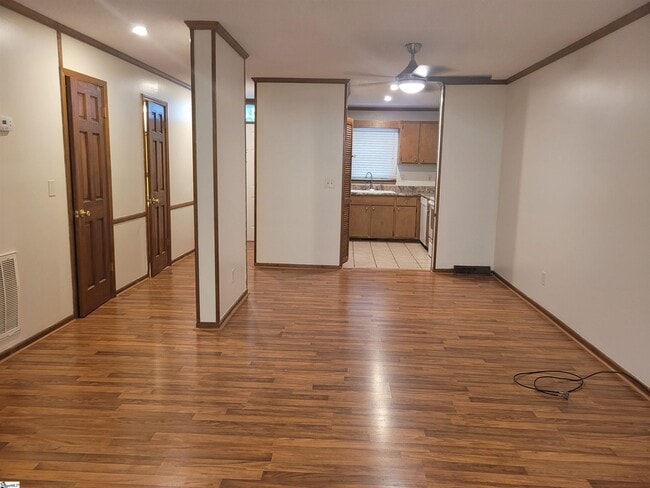 Building Photo - 99 Falcon Crest Dr