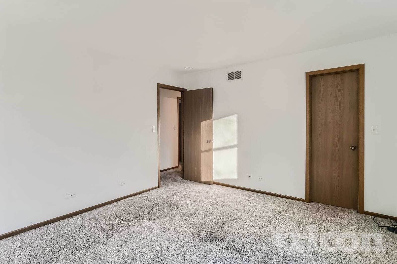 Building Photo - 1419 Farrington Ln