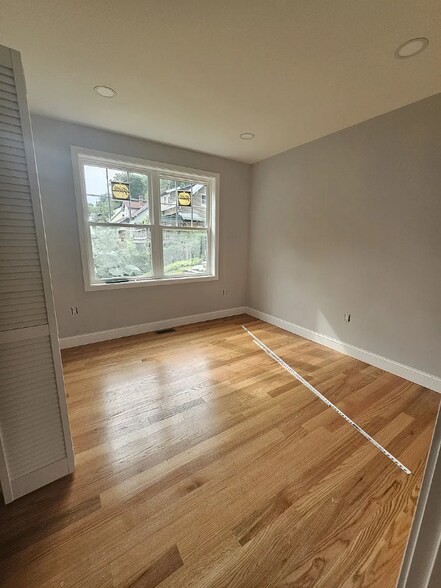 Building Photo - 24 Hermitage Ln