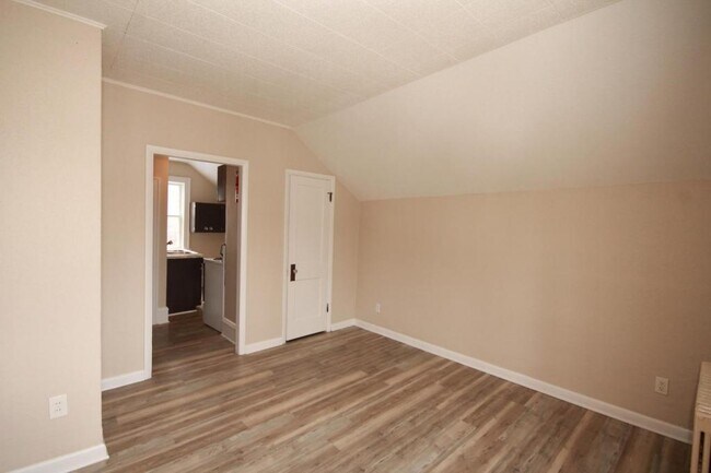 Building Photo - 1009 2nd Ave N. #3