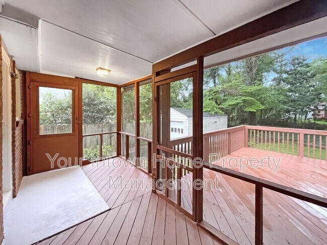 Building Photo - 430 Lynnhaven Dr SW