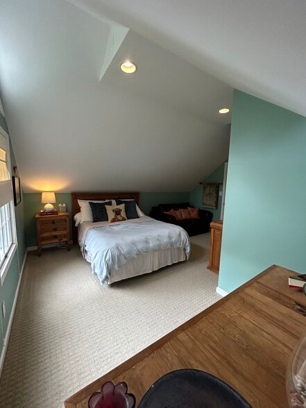 Second upstairs bedroom - 1111 Van Buren St