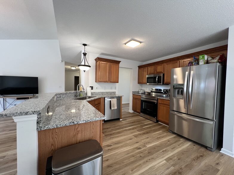 Building Photo - 5343 Tidewater Dr