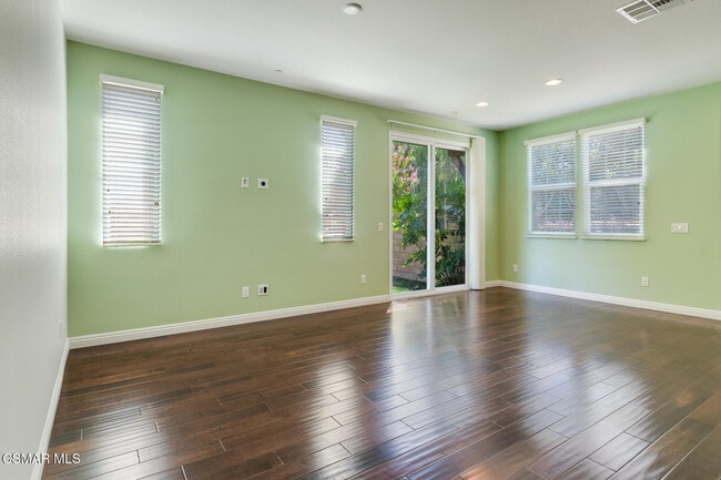 Building Photo - 2952 Palmera Ln