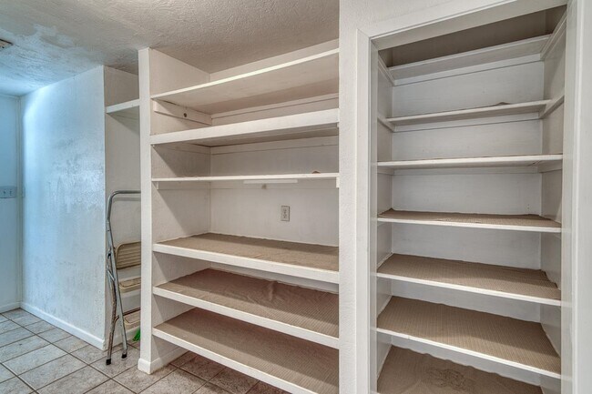 Building Photo - 6552 CR 403