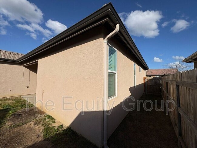 Building Photo - 3215 N Kent St